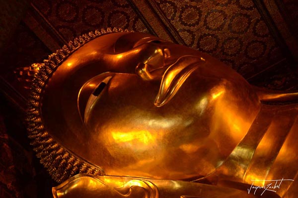 The Lying Buddha, Wat Pho Temple in Bangkok, travel to Thailand