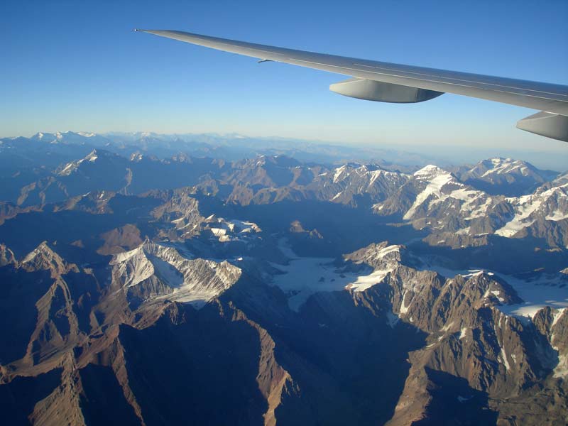 Survol de La Cordillère des Andes peu avant l'arrivée à Santiago Du Chili
