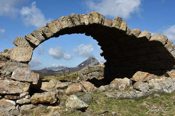 Les Monts du Cantal, parc régional d'Auvergne, France.
