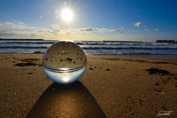 Création photo avec une boule de cristal