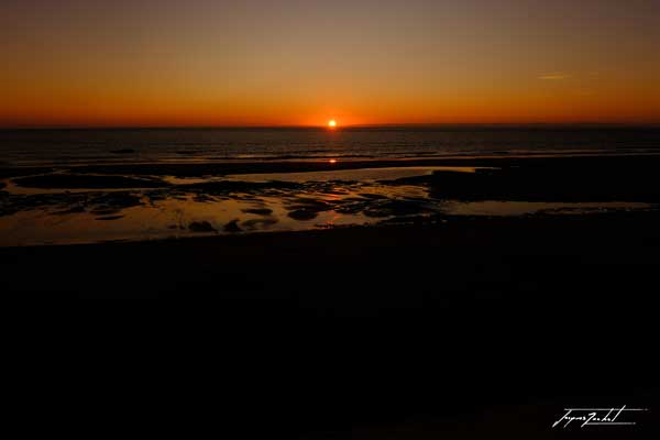 photographie de l'océan Atlantique, couché de soleil en mer