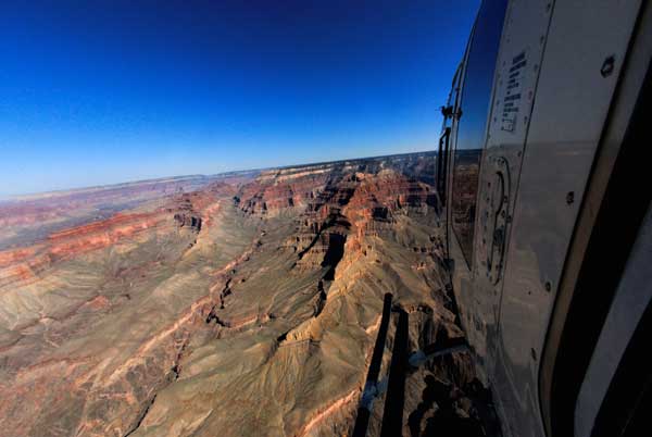photographie du Grand Canyon en hélicopptère