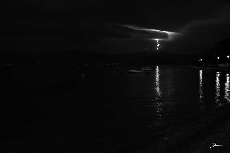 photo de Jacques Rochet, la nature, orage la nuit