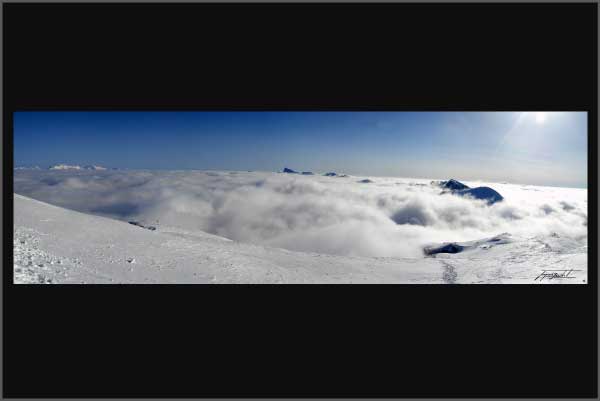 panorama du vercors depuis le sommet des pistes de Villard De Lans en hiver