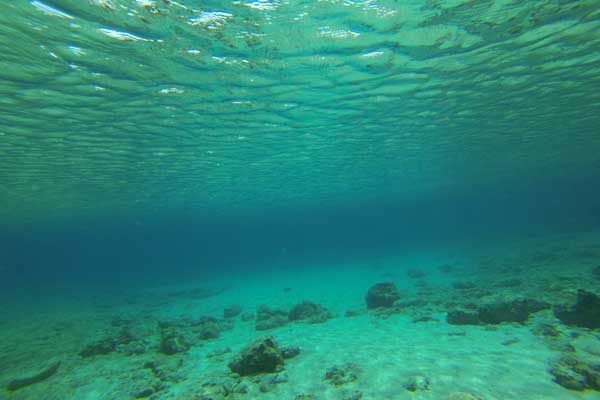 eau transparente de la Grèce