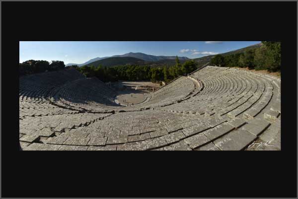 théâtre antique de Epidaure en Grèce