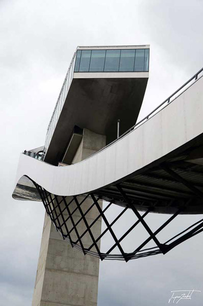 tremplin de Bergisel à Innsbruck, architecture de Zaha Hadid