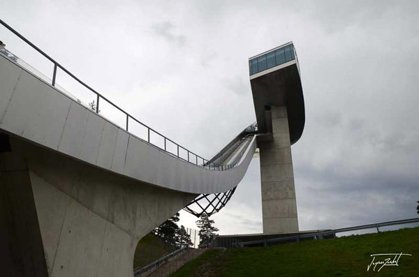 tremplin de Bergisel à Innsbruck, architecture de Zaha Hadid