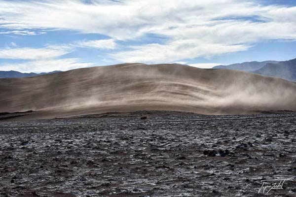 Photo of Chile, wind on the dunes, valle de la luna in the desert of atacama