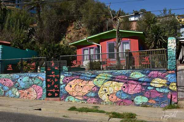 Photo of Chile, colorful house in Valparaiso