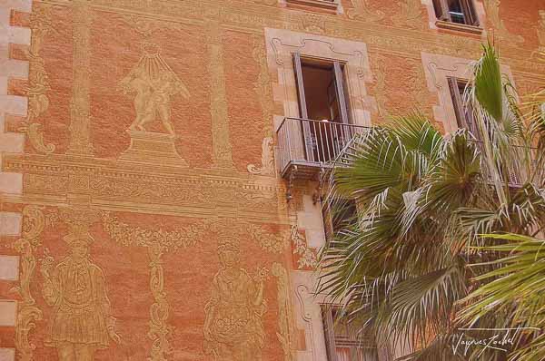 wall painting on a building in Barcelona in spain