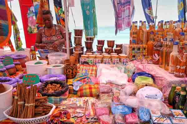 La Guadeloupe, marché à  Sainte Anne, les antilles Françaises