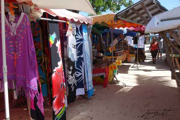 La Guadeloupe, marché à  Sainte Anne, les antilles Françaises