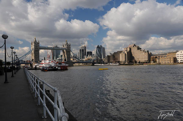 tower bridge vue depuis les docks, londres