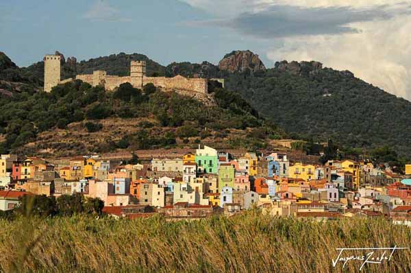 sardaigne, le village de Bosa