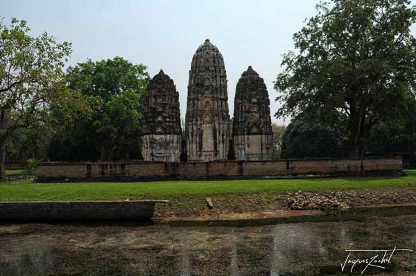 temple Wat Si Sawai, sukhothai old city