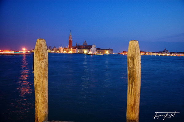 le lido à venise de nuit, italie